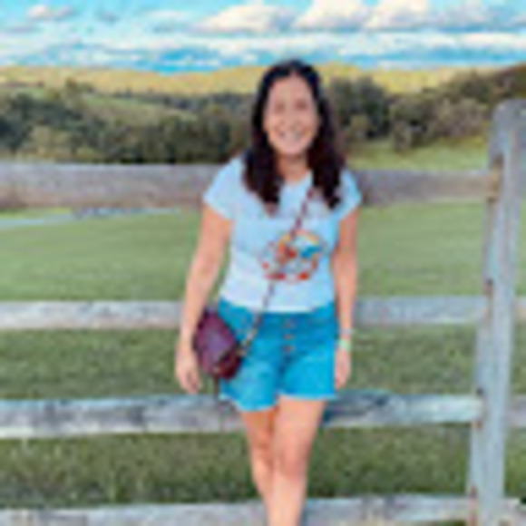 Meet your Posher, Elysia - Picture 1 of 1